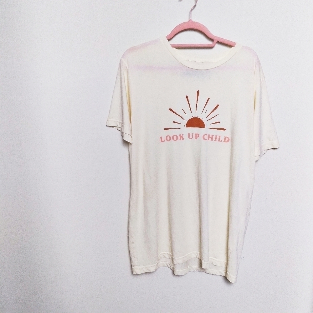 The Ever Co Look Up Child Sun Inspirational Short Sleeve Graphic Tee Size Large